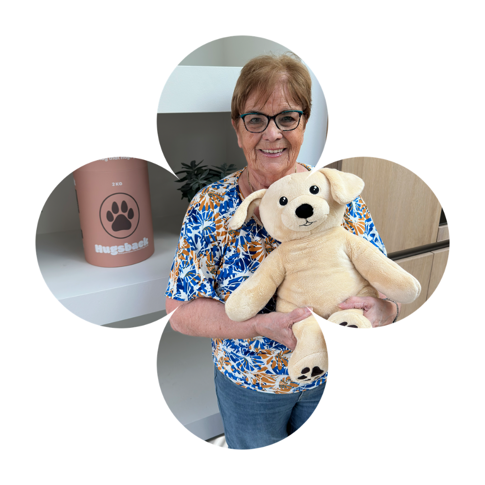 Femme âgée avec la peluche lestée chien beige dans une forme de trèfle